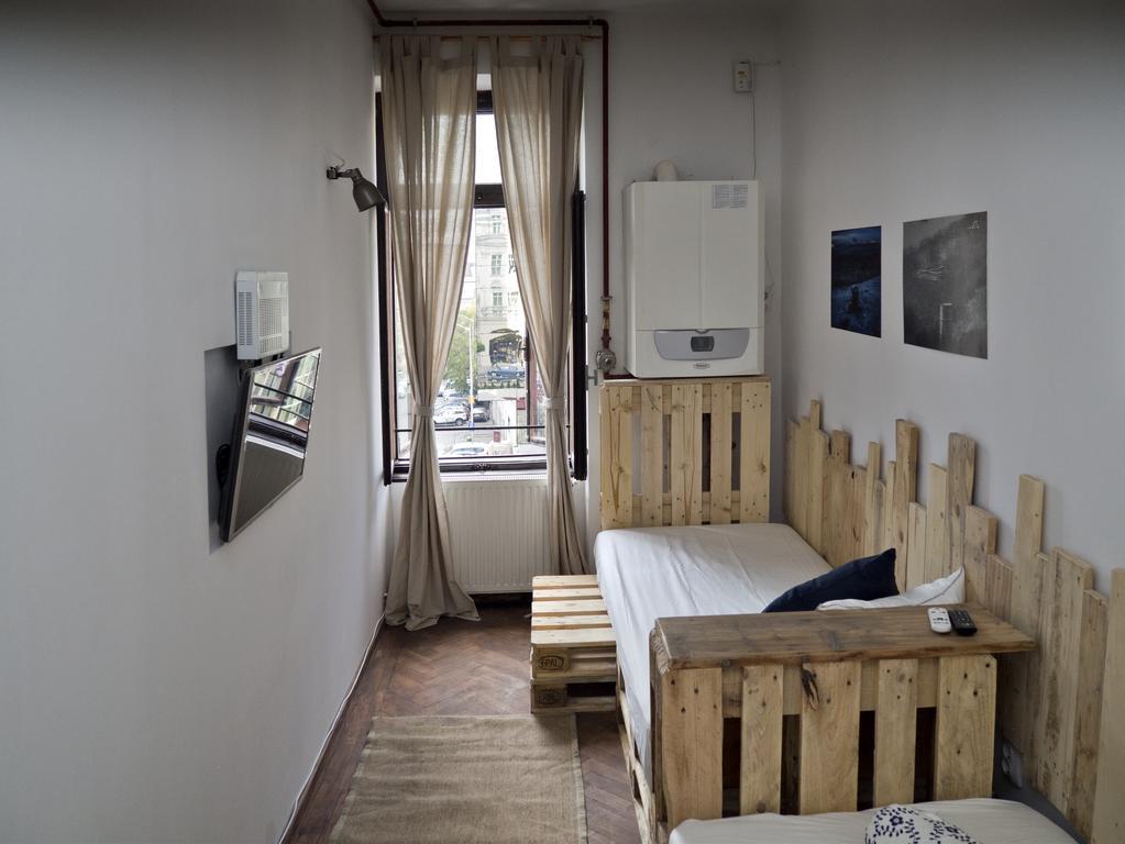 Victoria Poshtel Bucareste Quarto foto