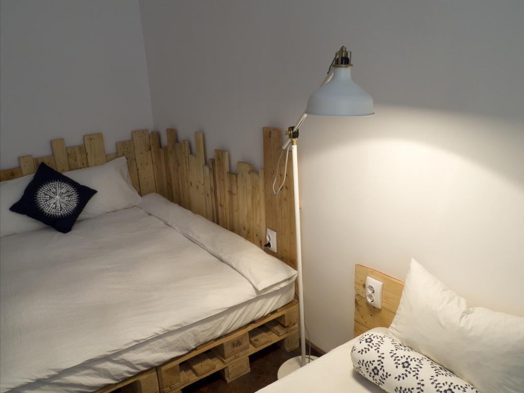Victoria Poshtel Bucareste Quarto foto